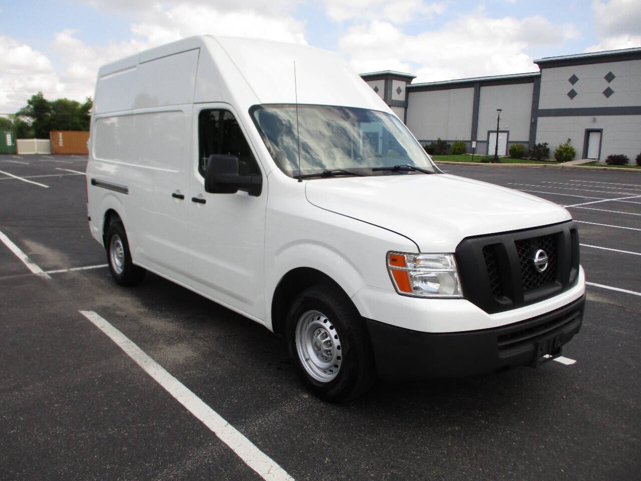 Nissan NV