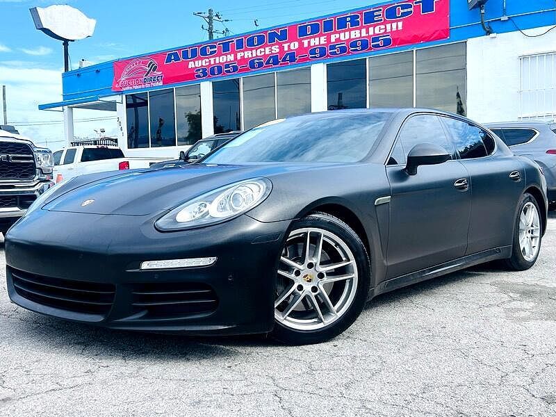 2016 PORSCHE Panamera