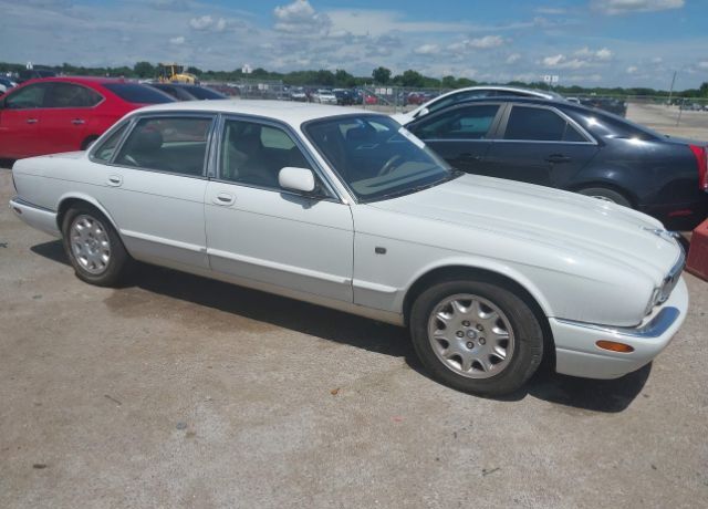 Jaguar XJ8