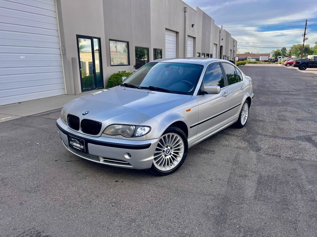 BMW 330i