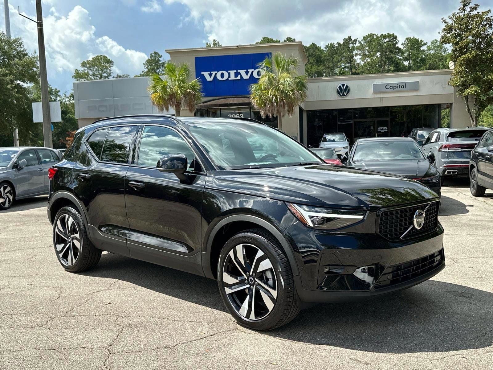 2026 VOLVO XC40