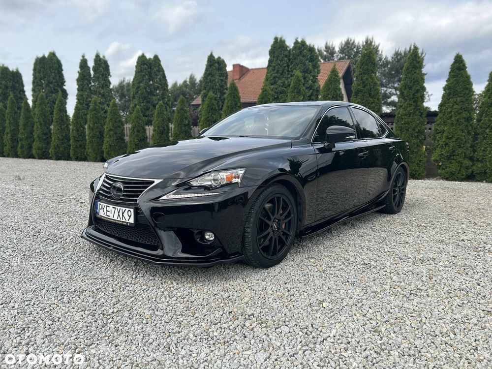 Lexus IS