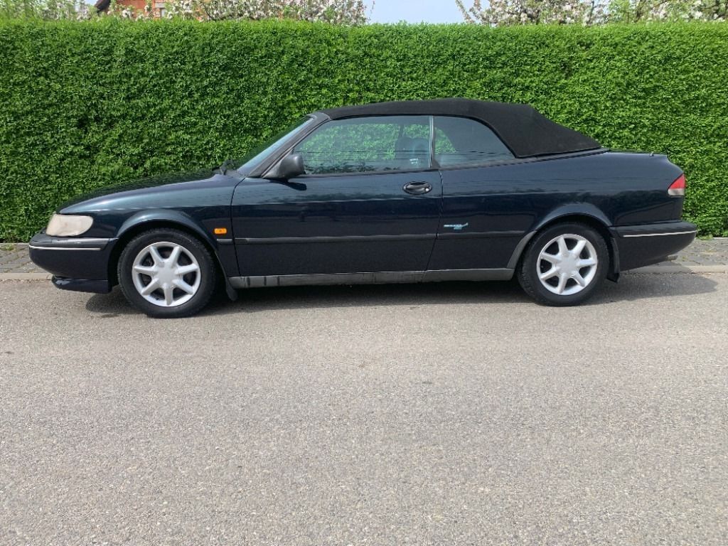 Saab 900
