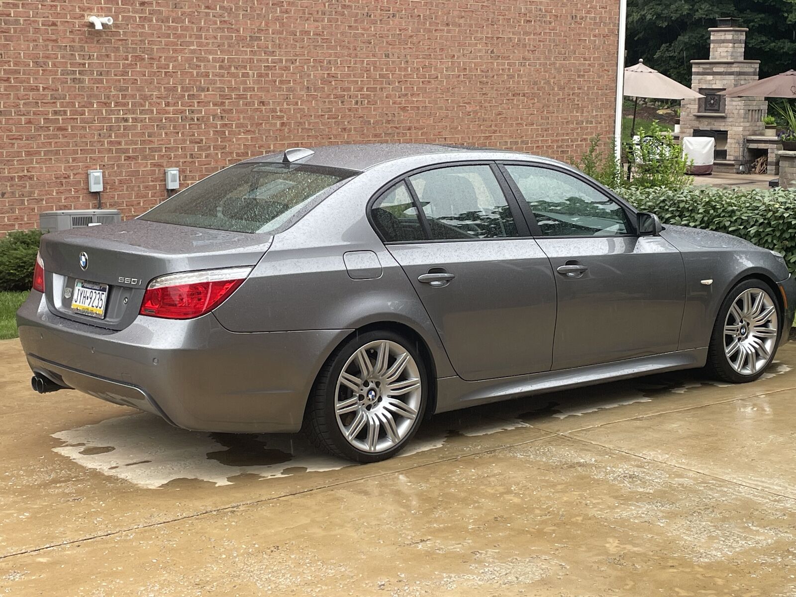 BMW 550i