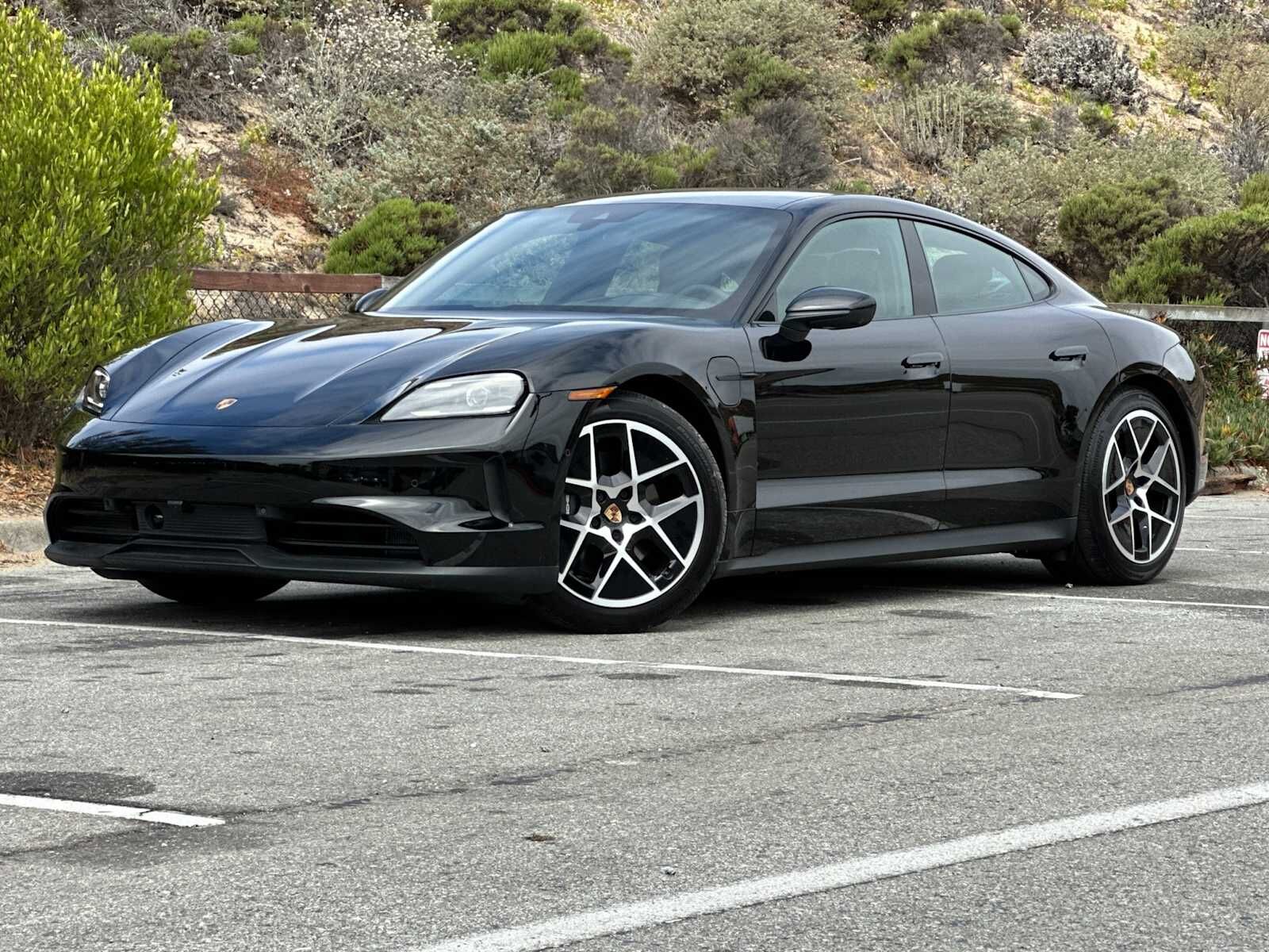 2025 PORSCHE Taycan
