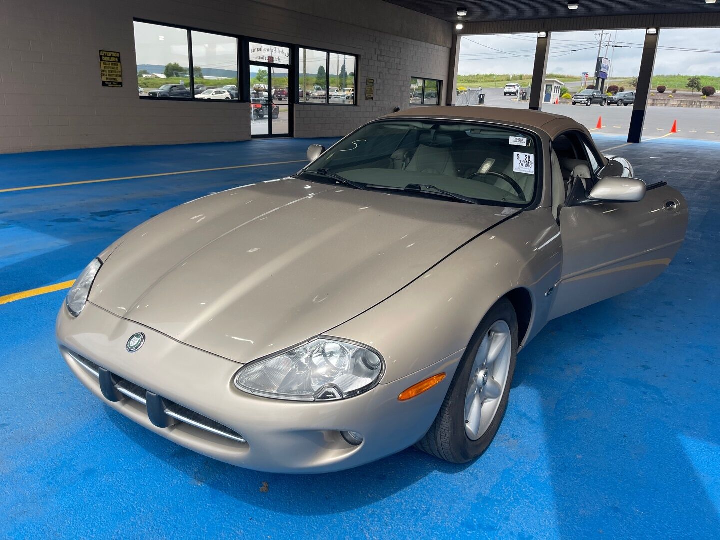 Jaguar XK8