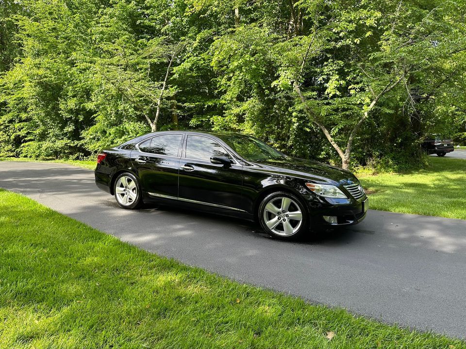 Lexus LS