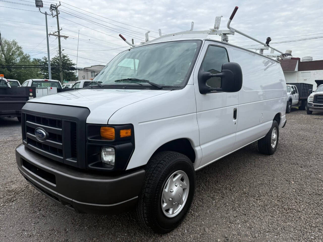 2013 FORD E-350