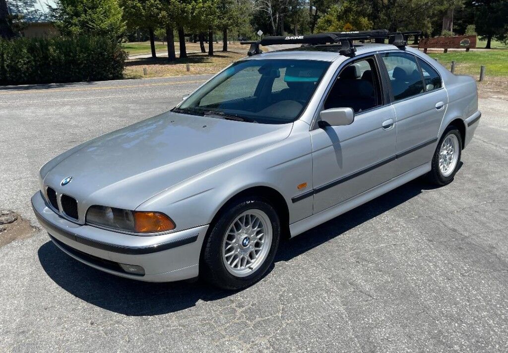 BMW 528i