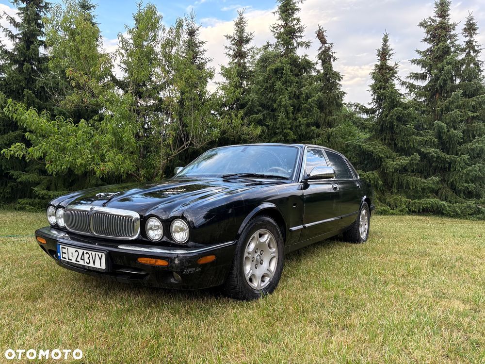 Jaguar XJ8