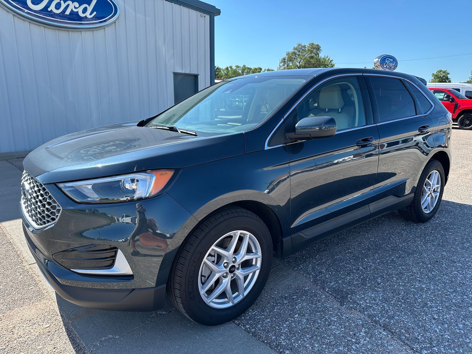 2023 FORD Edge