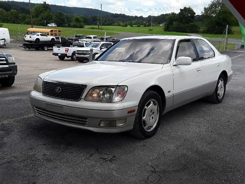 Lexus LS