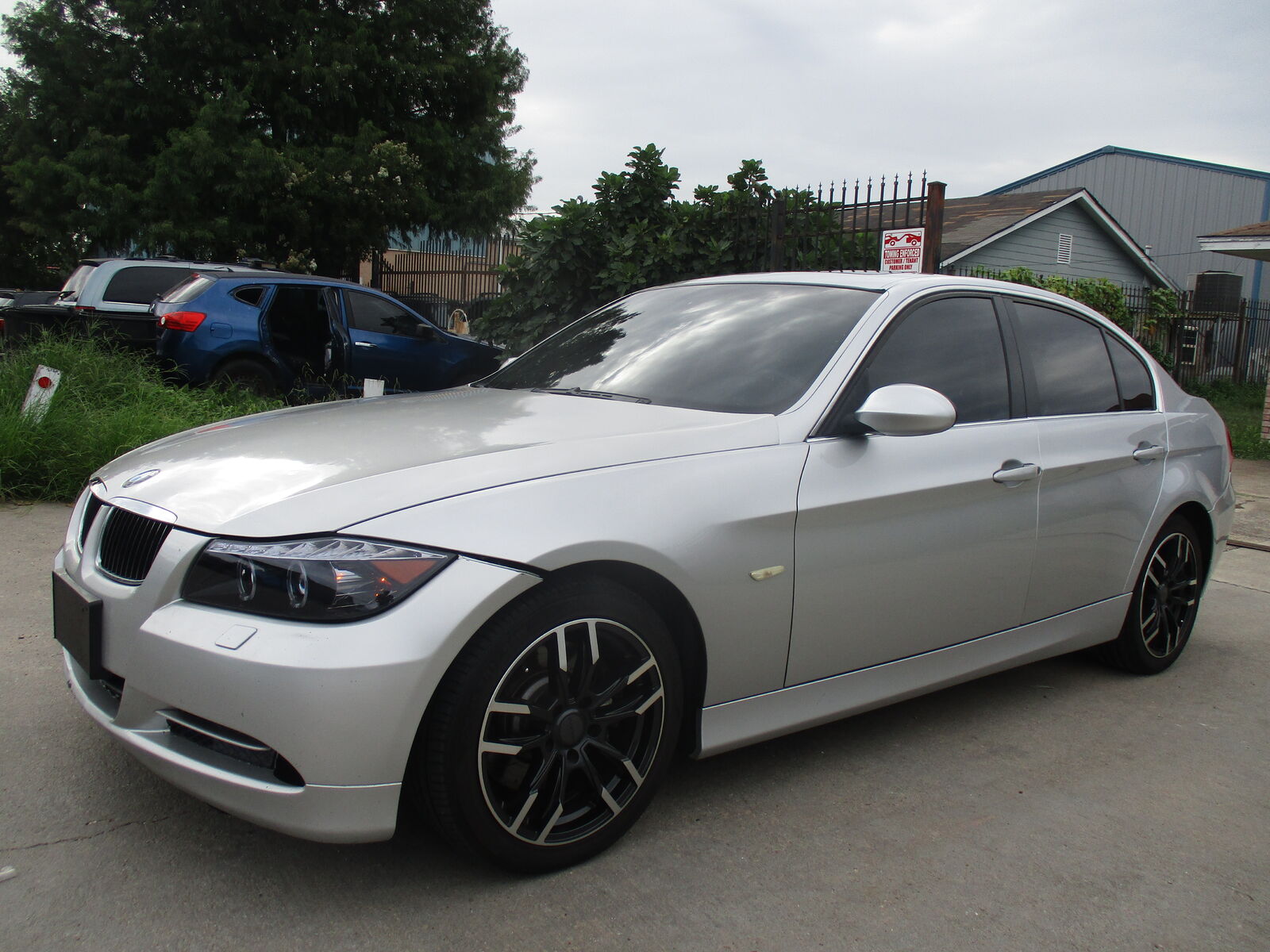BMW 330i