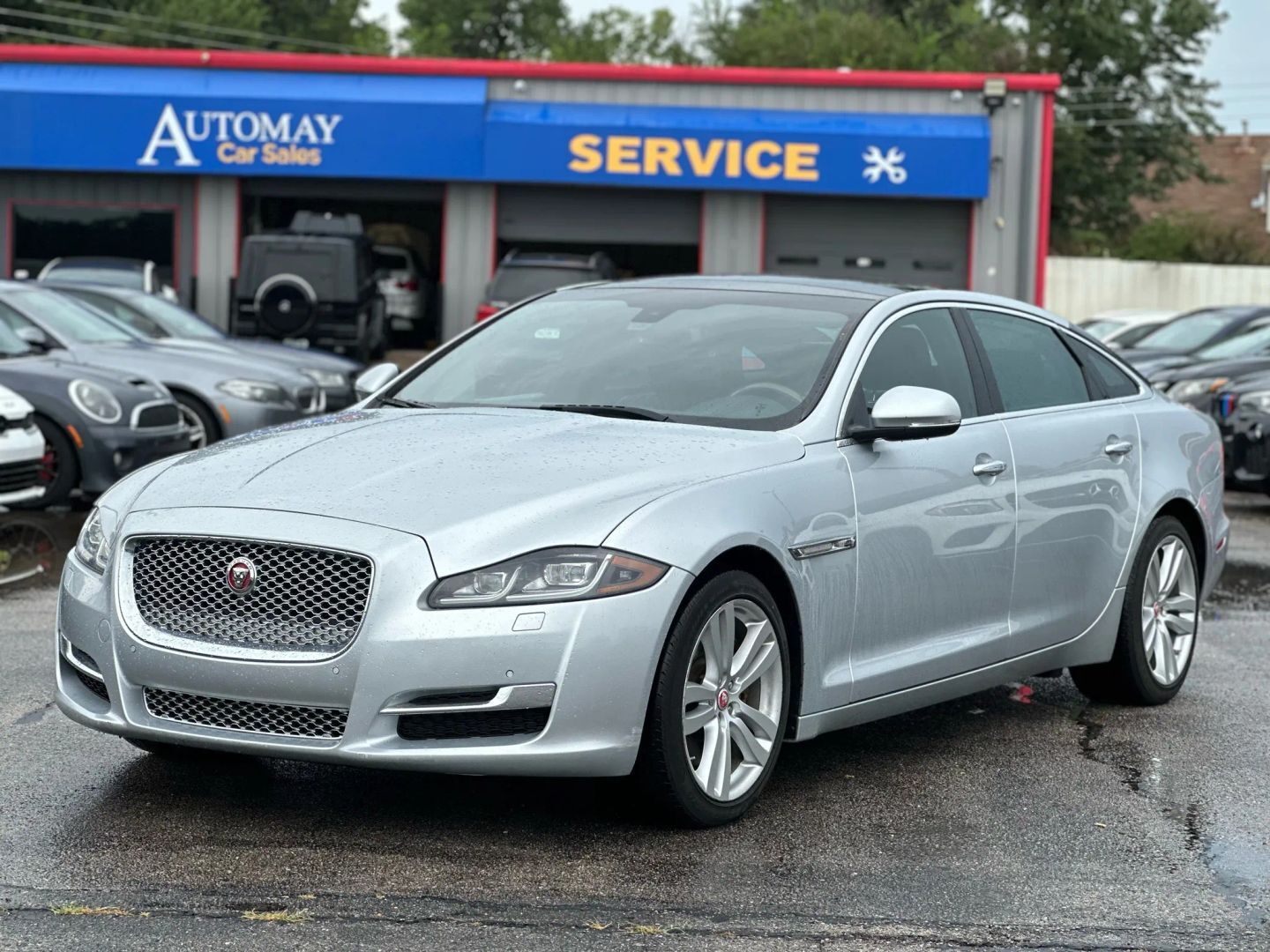 Jaguar XJ