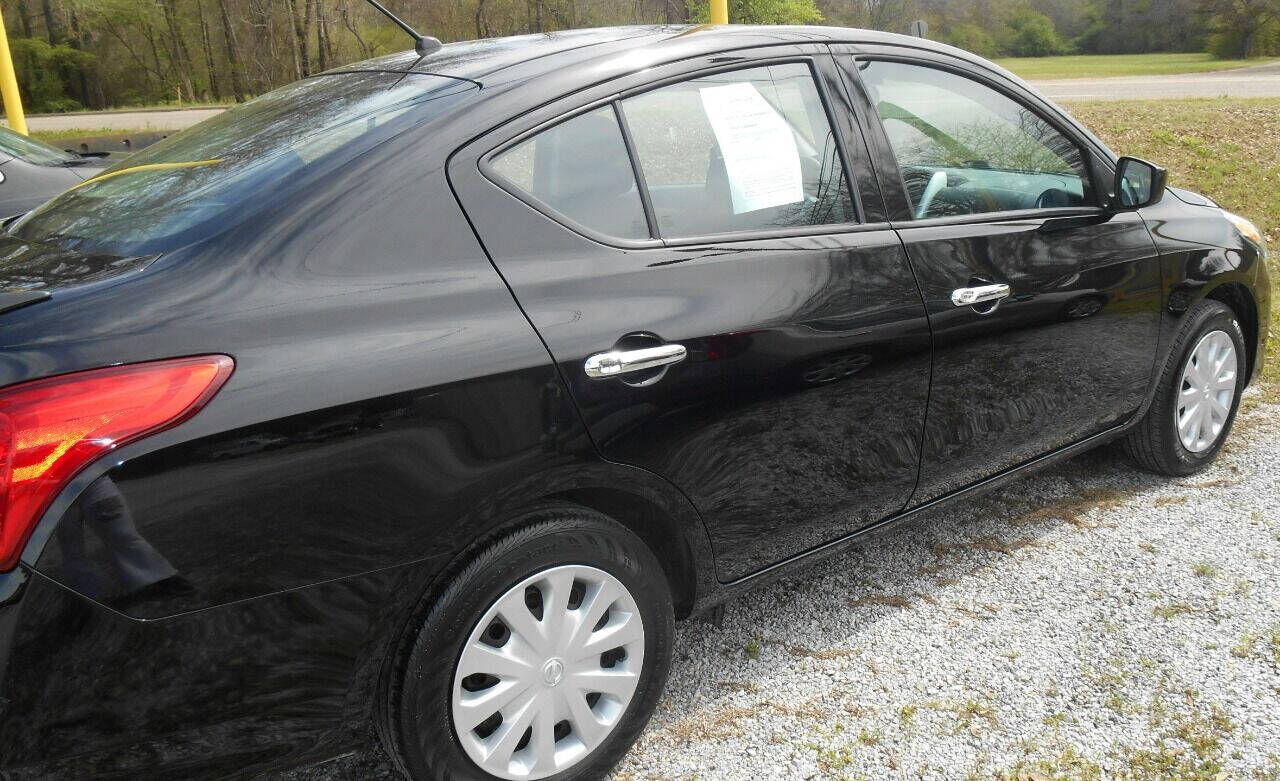2019 NISSAN Versa