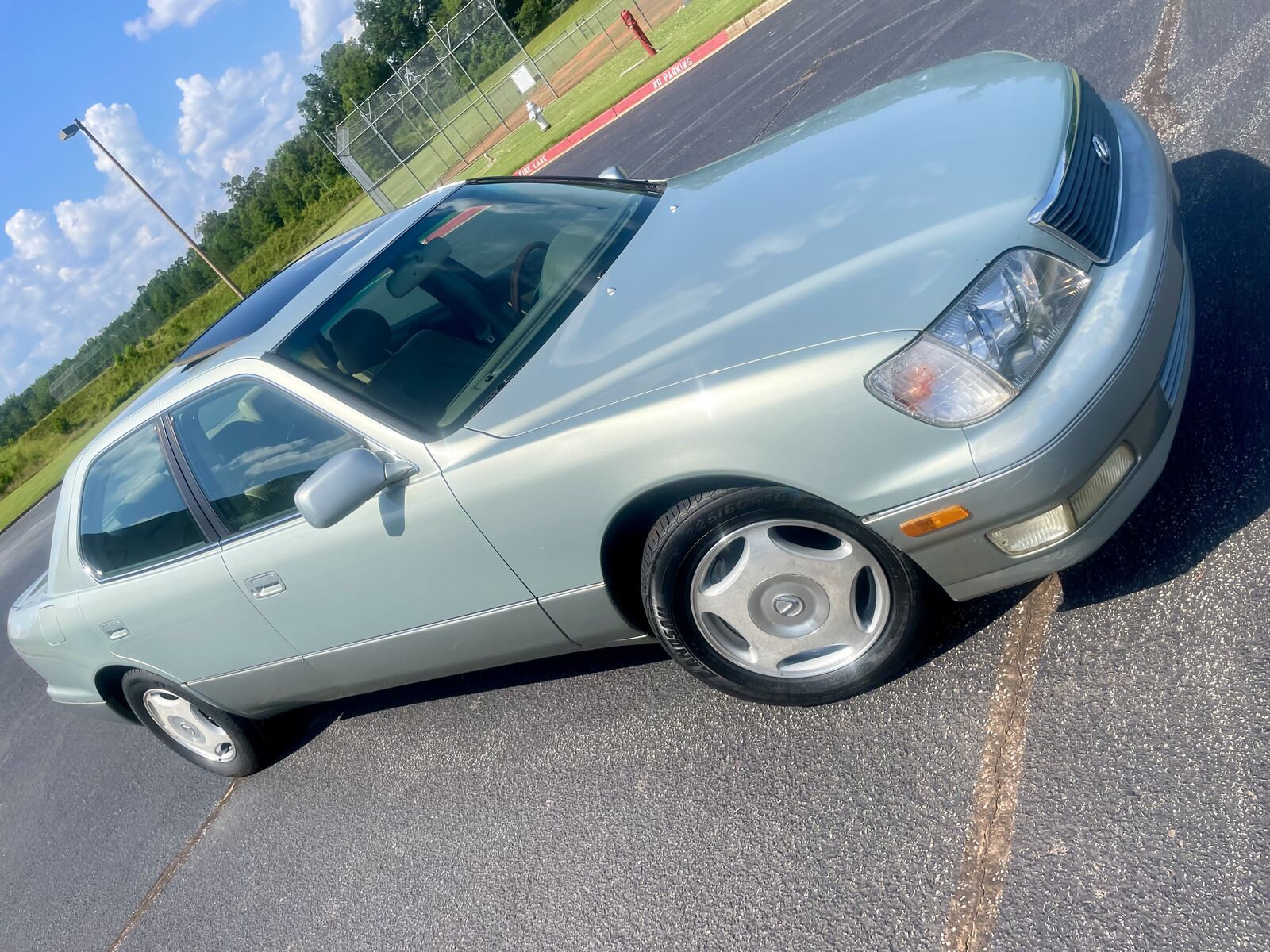 Lexus LS