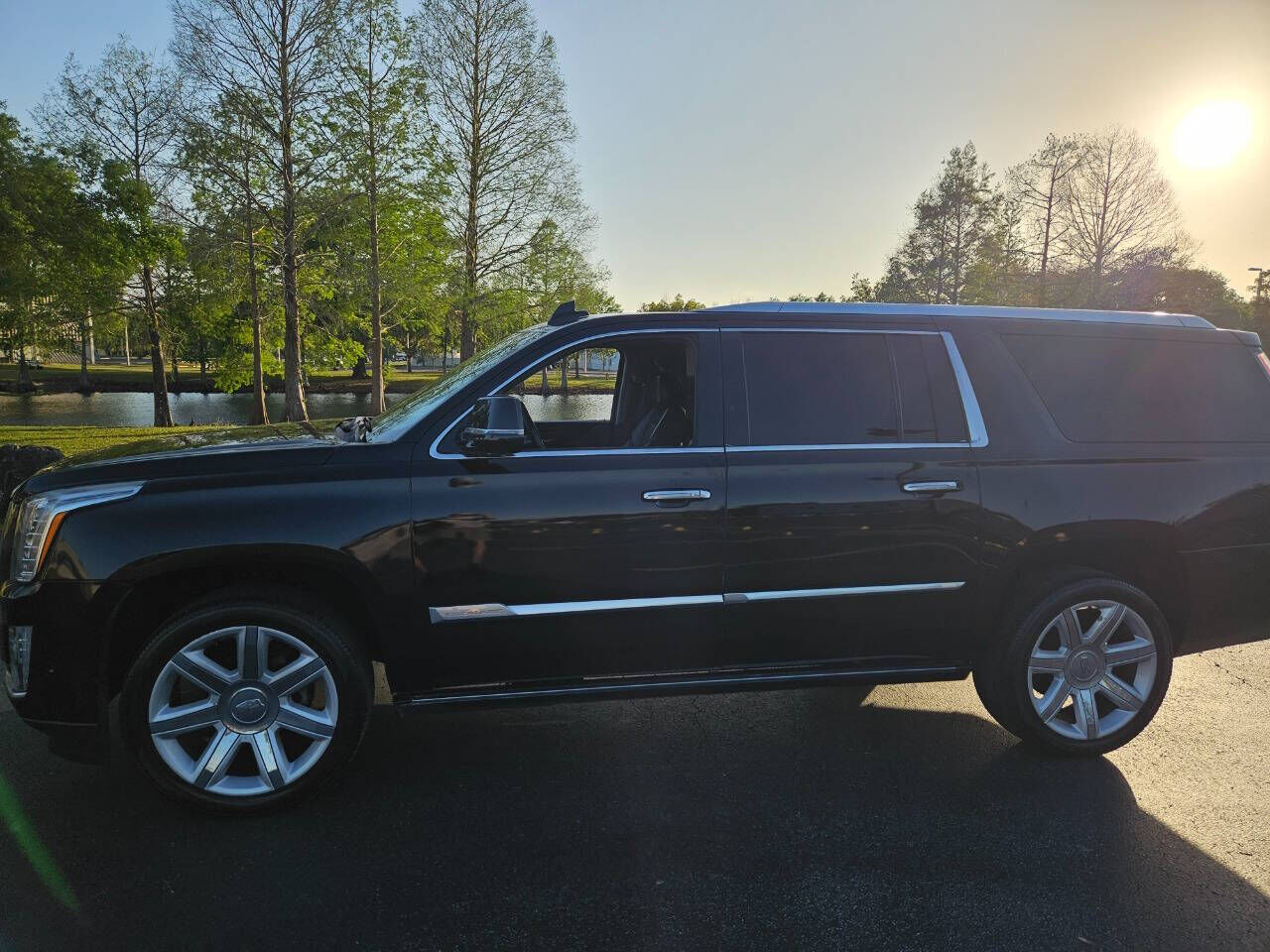 2017 CADILLAC Escalade ESV