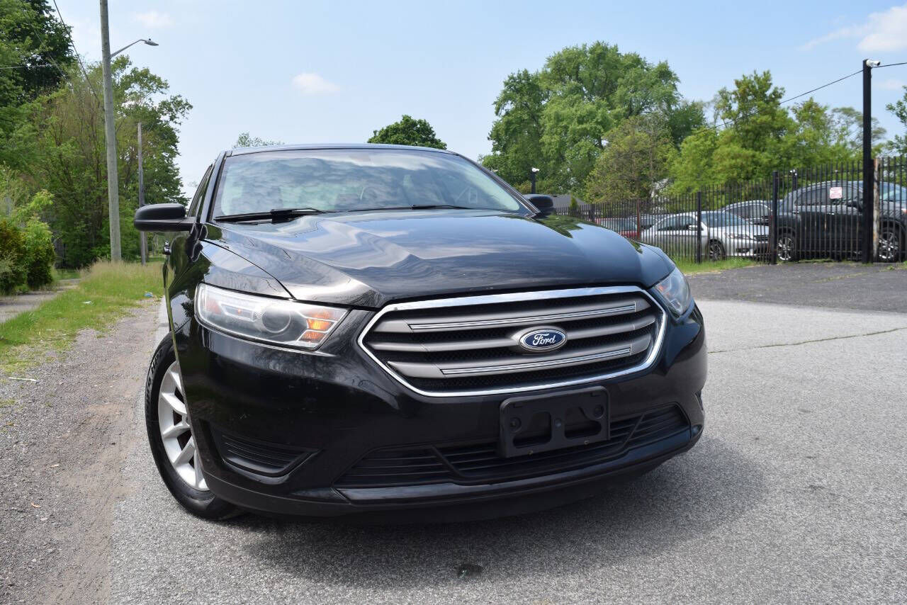 2014 FORD Taurus