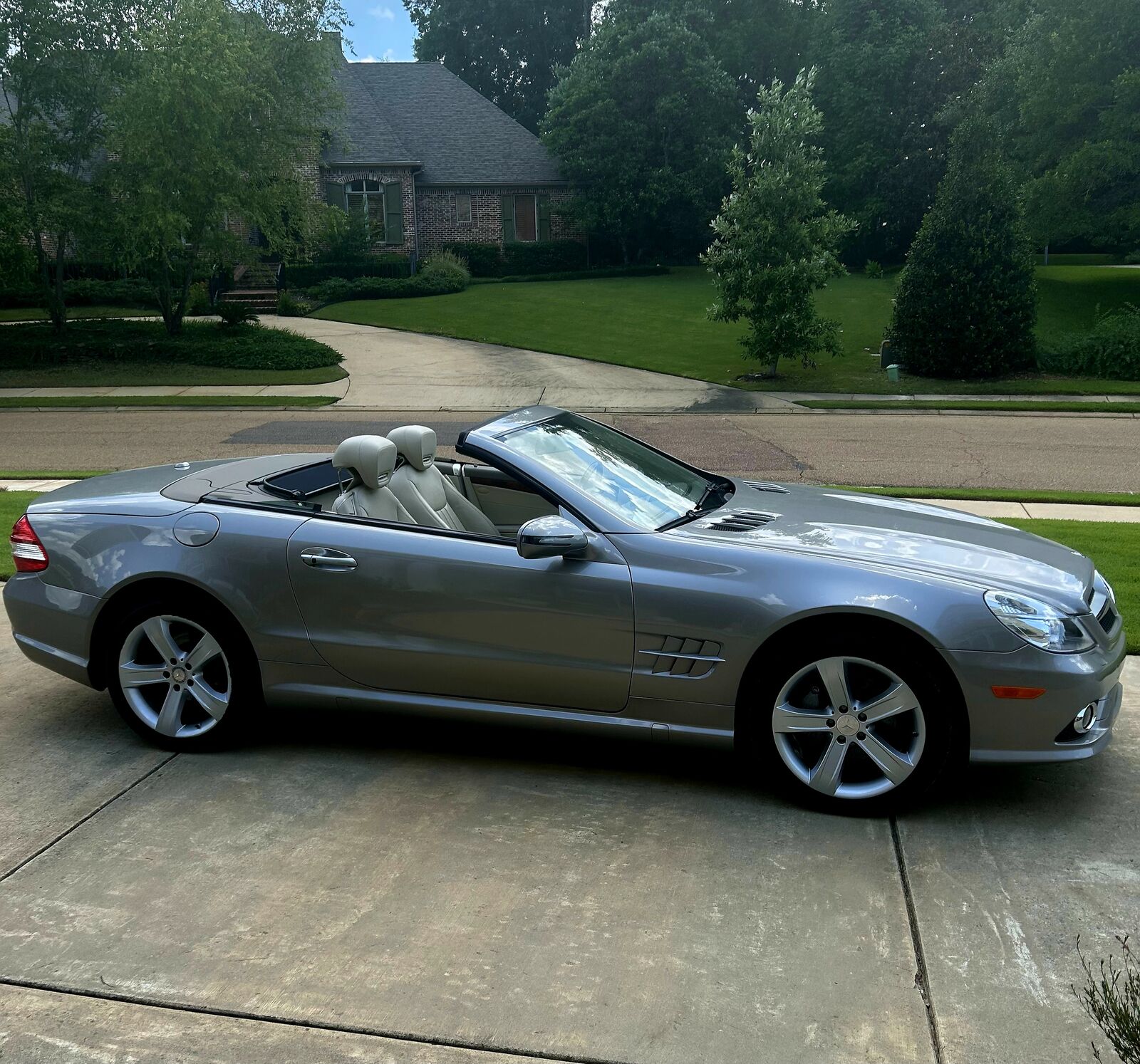 Mercedes-Benz SL-Class