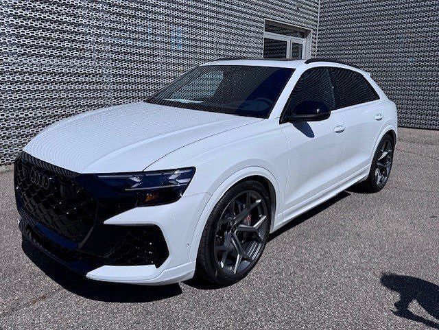 2025 AUDI RS Q8