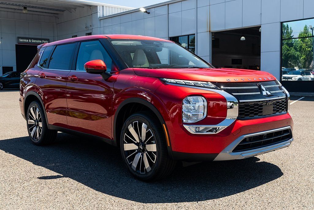2025 MITSUBISHI Outlander
