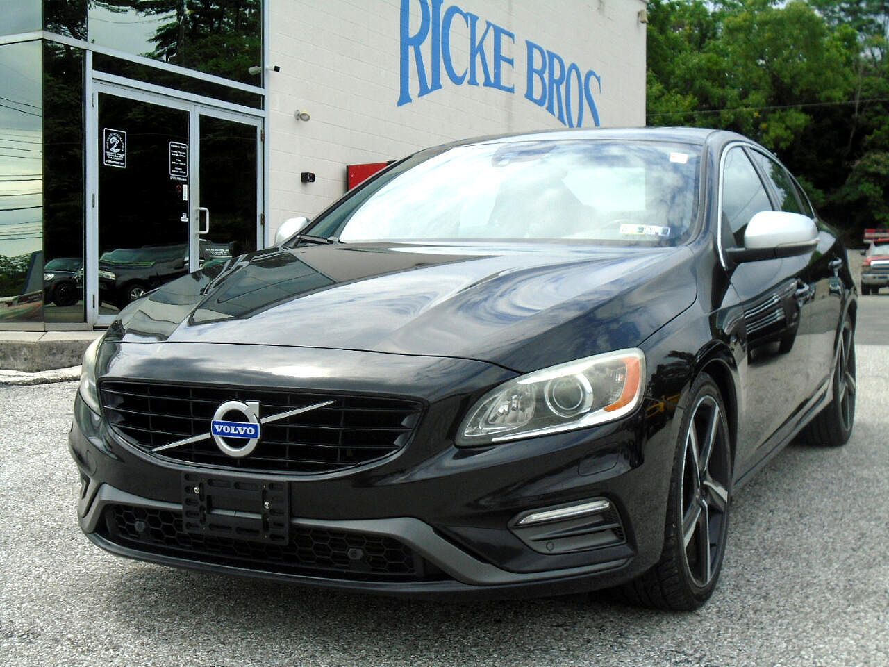 2016 VOLVO S60