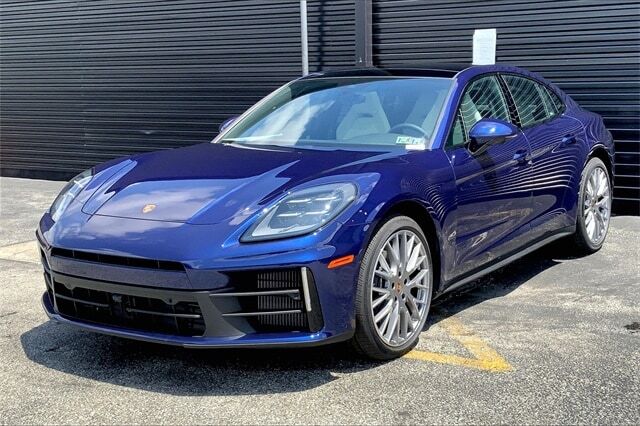 2025 PORSCHE Panamera