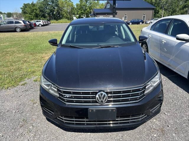 2018 VOLKSWAGEN Passat