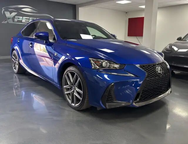 Lexus IS