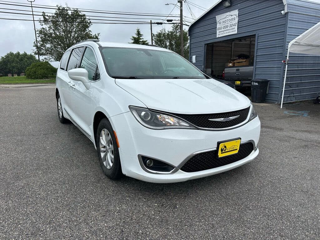 2017 CHRYSLER Pacifica