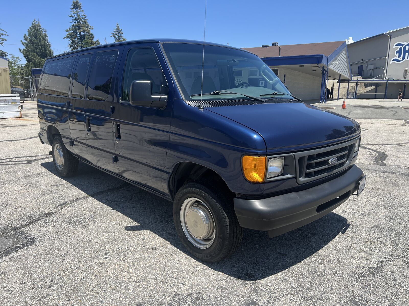 Ford E-350