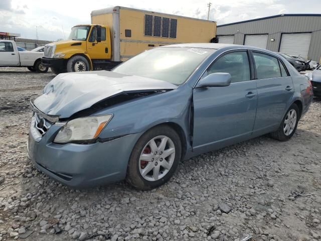 2005 TOYOTA Avalon