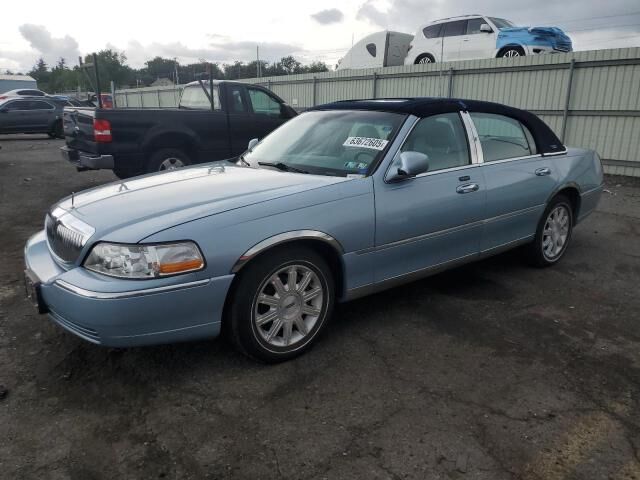 Lincoln Town Car