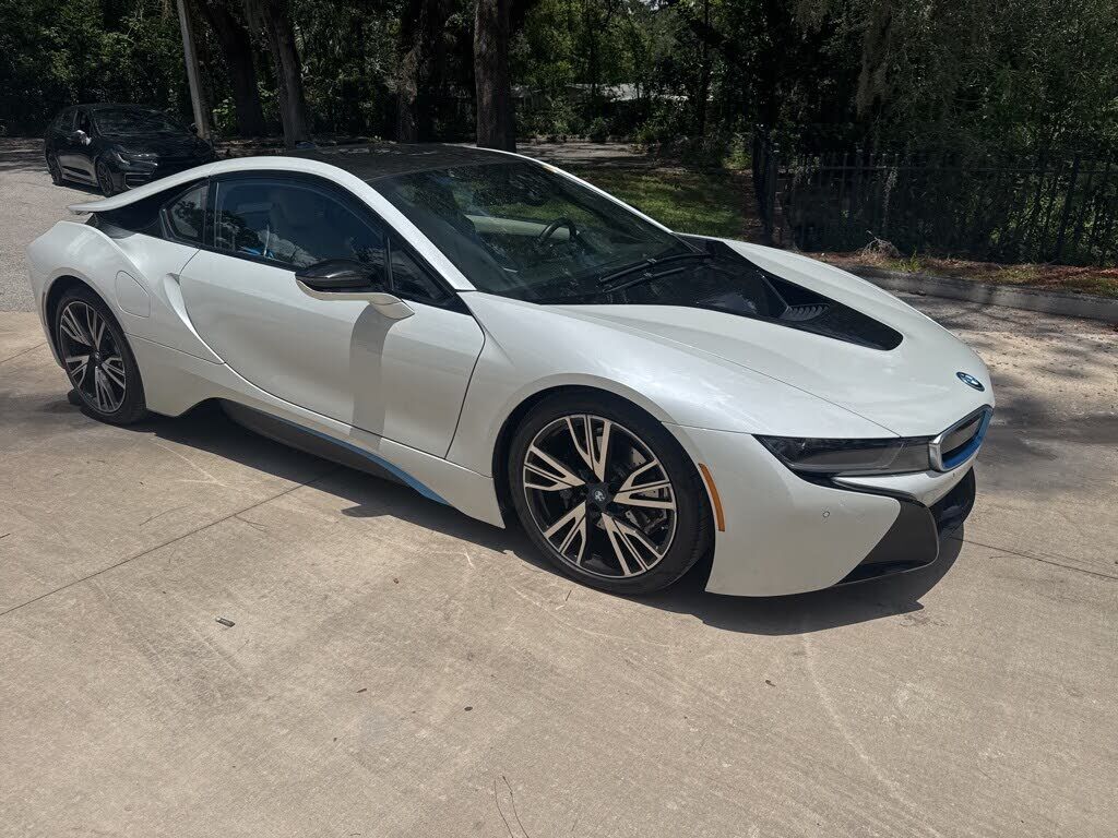 BMW i8