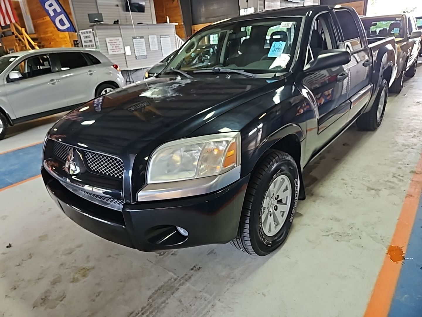 Mitsubishi Raider