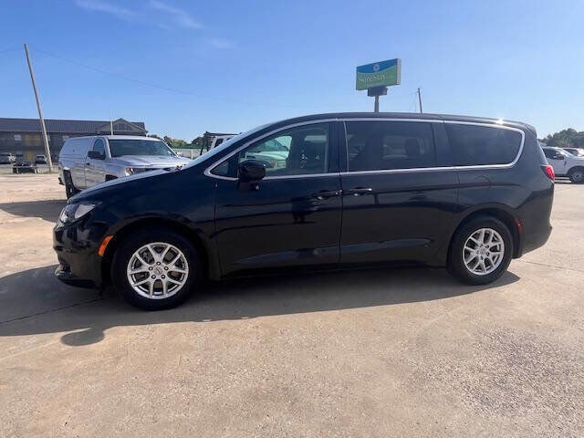 2022 CHRYSLER Voyager