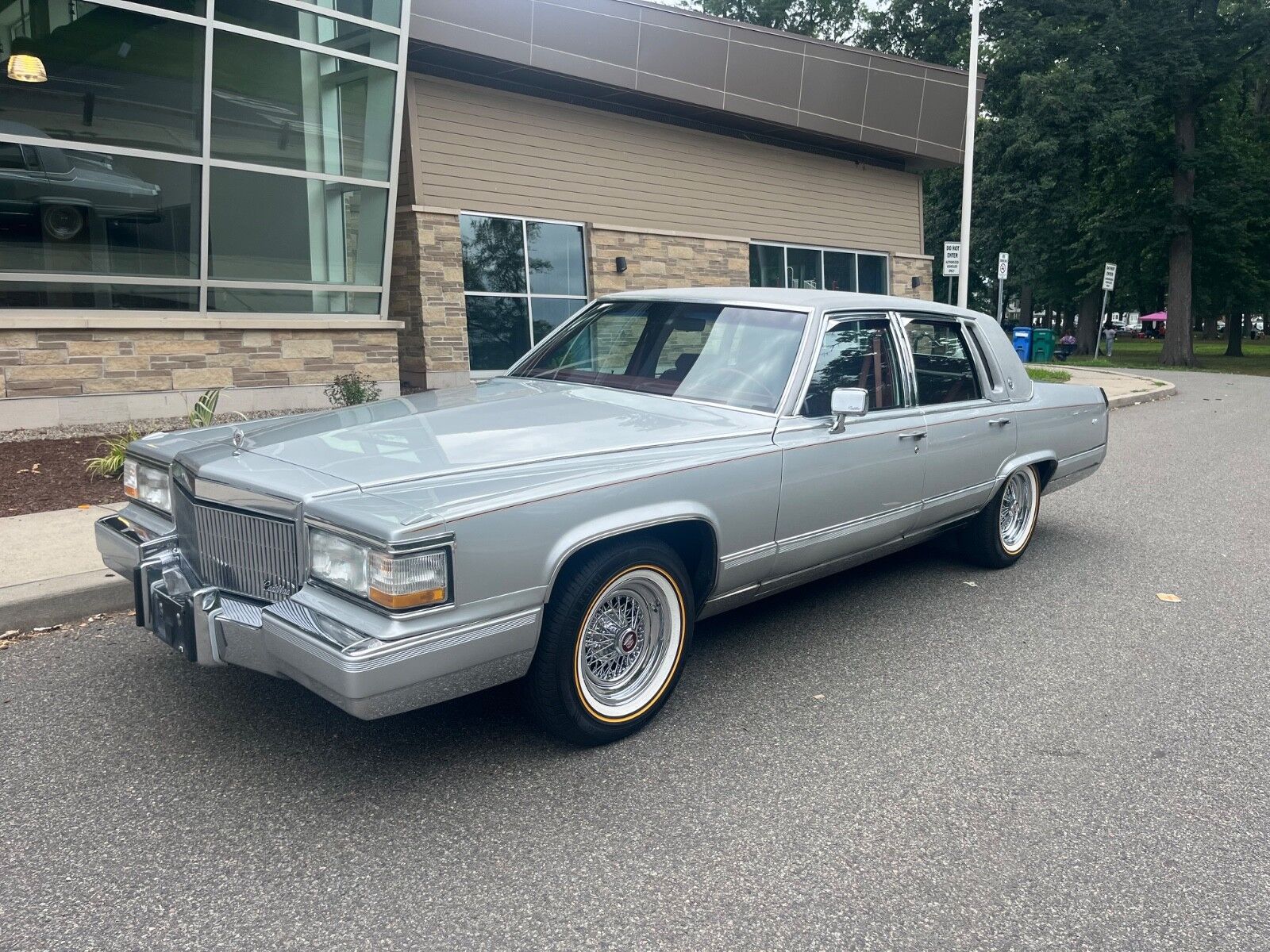 Cadillac Brougham