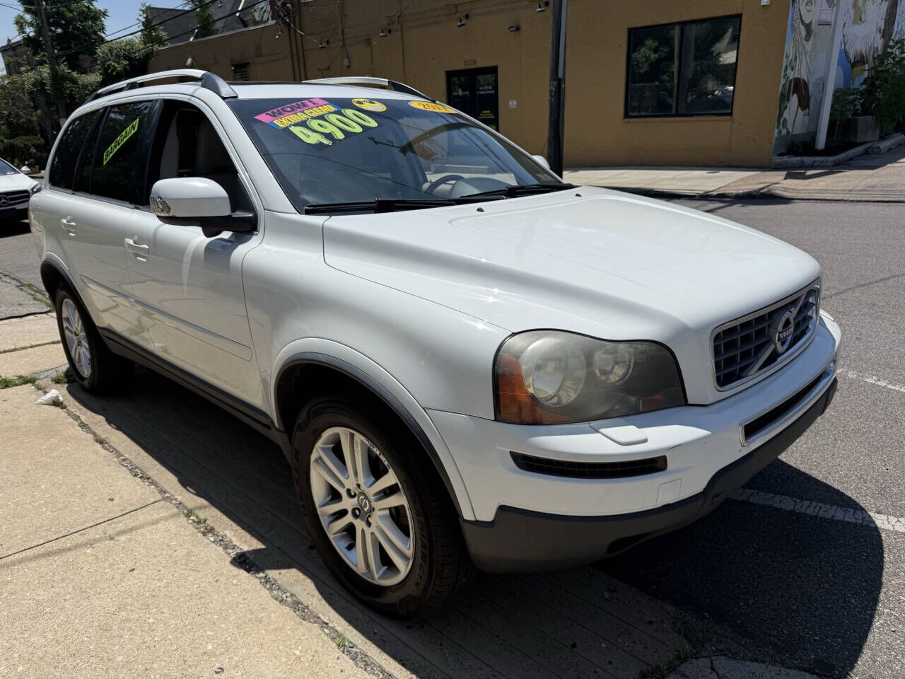 VOLVO