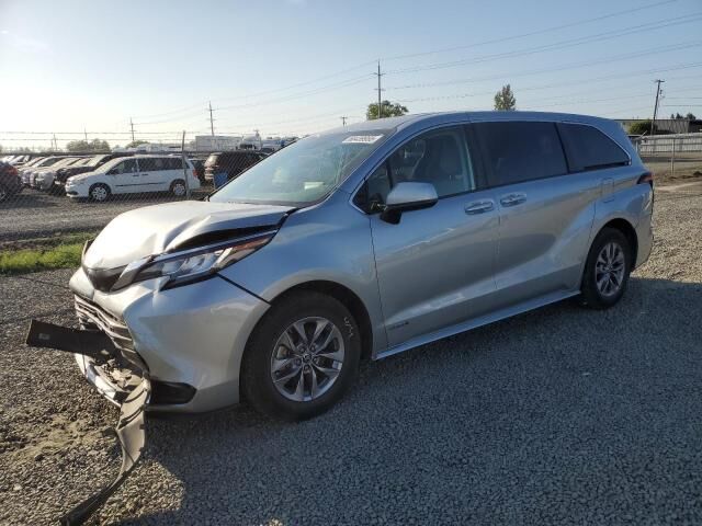 2021 TOYOTA Sienna