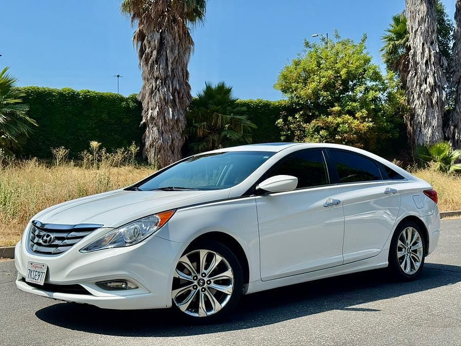 2013 HYUNDAI Sonata