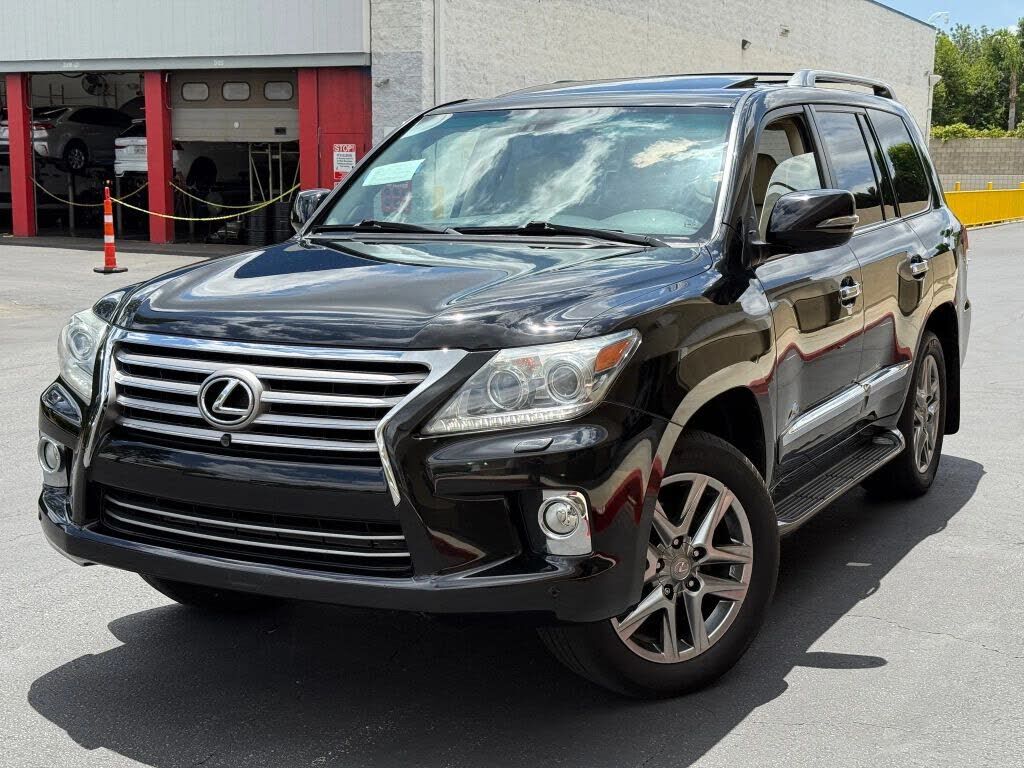 Lexus LX