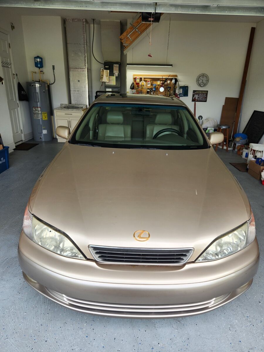 Lexus ES