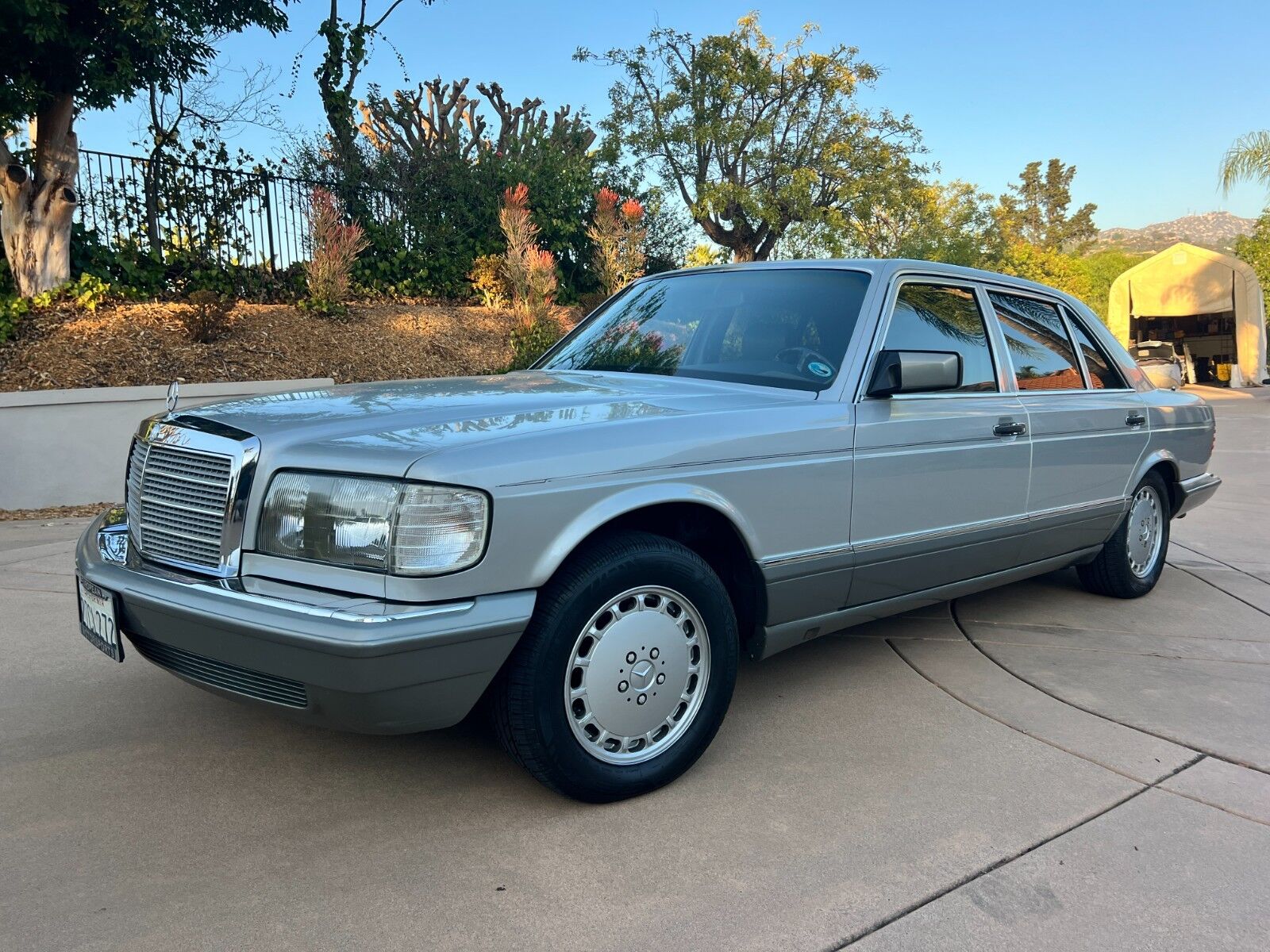 Mercedes-Benz 560