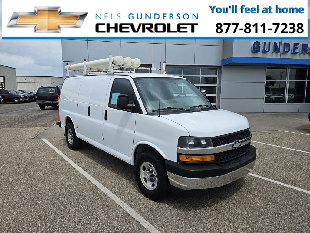 2017 CHEVROLET Express