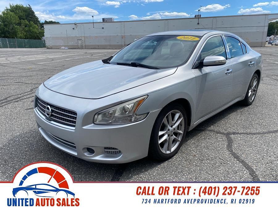2011 NISSAN Maxima