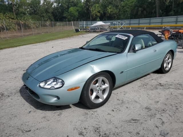 Jaguar XK8