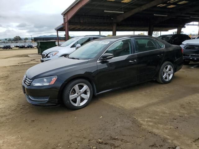 2012 VOLKSWAGEN Passat