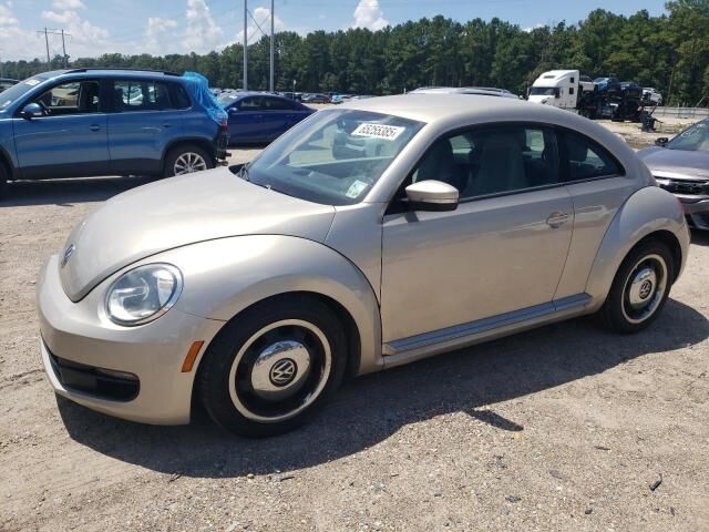 2012 VOLKSWAGEN Beetle