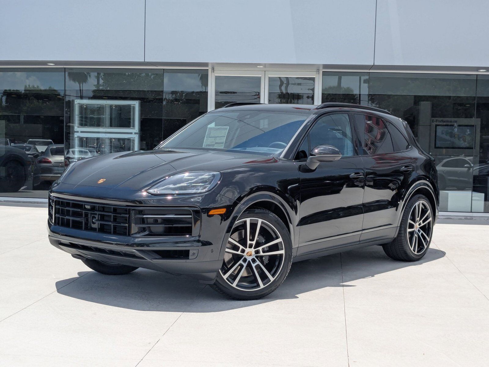 2025 PORSCHE Cayenne