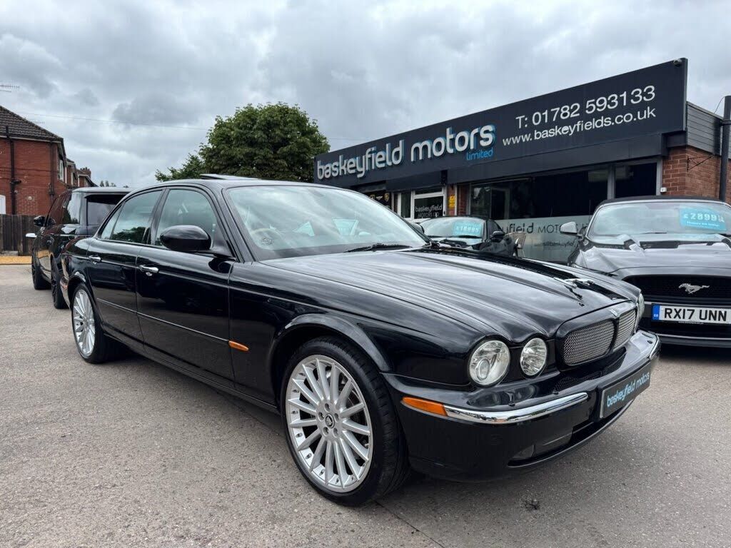 Jaguar XJR